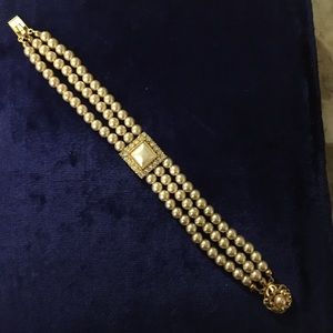 Georgian freshwater pearl bracelet 18kt Gold Cuff